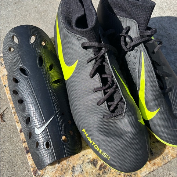 Nike Phantom Vision Pro Soccer Cleats